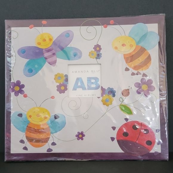 Scrapbooks - Picture 3 of 6